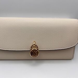 NWT Michael Kors Cream Wallet with Gold Accent perfect gift!!!